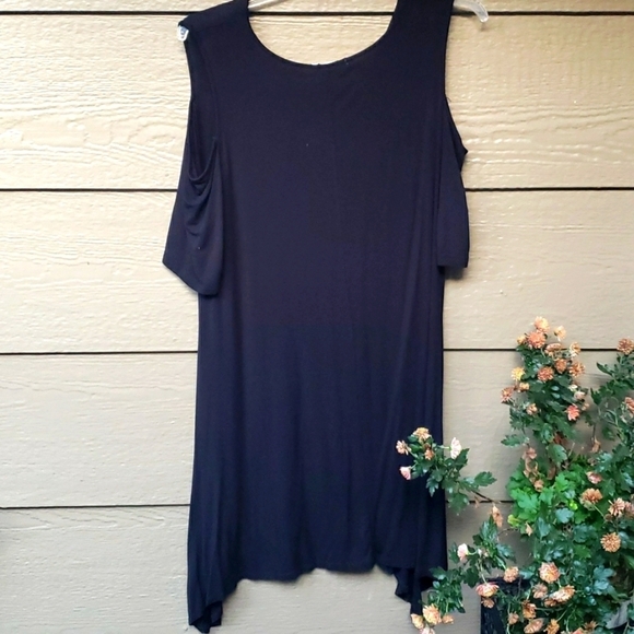 Heart & Hips Black Cold Shoulder Dress Short Sleeve V-Neck Zip NWT Women - Picture 6 of 6
